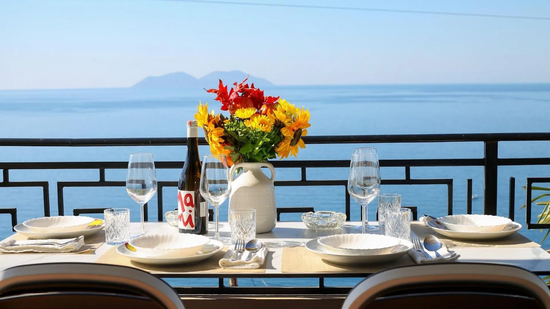 Villa With Sea View And Garden Vlorë 0*,