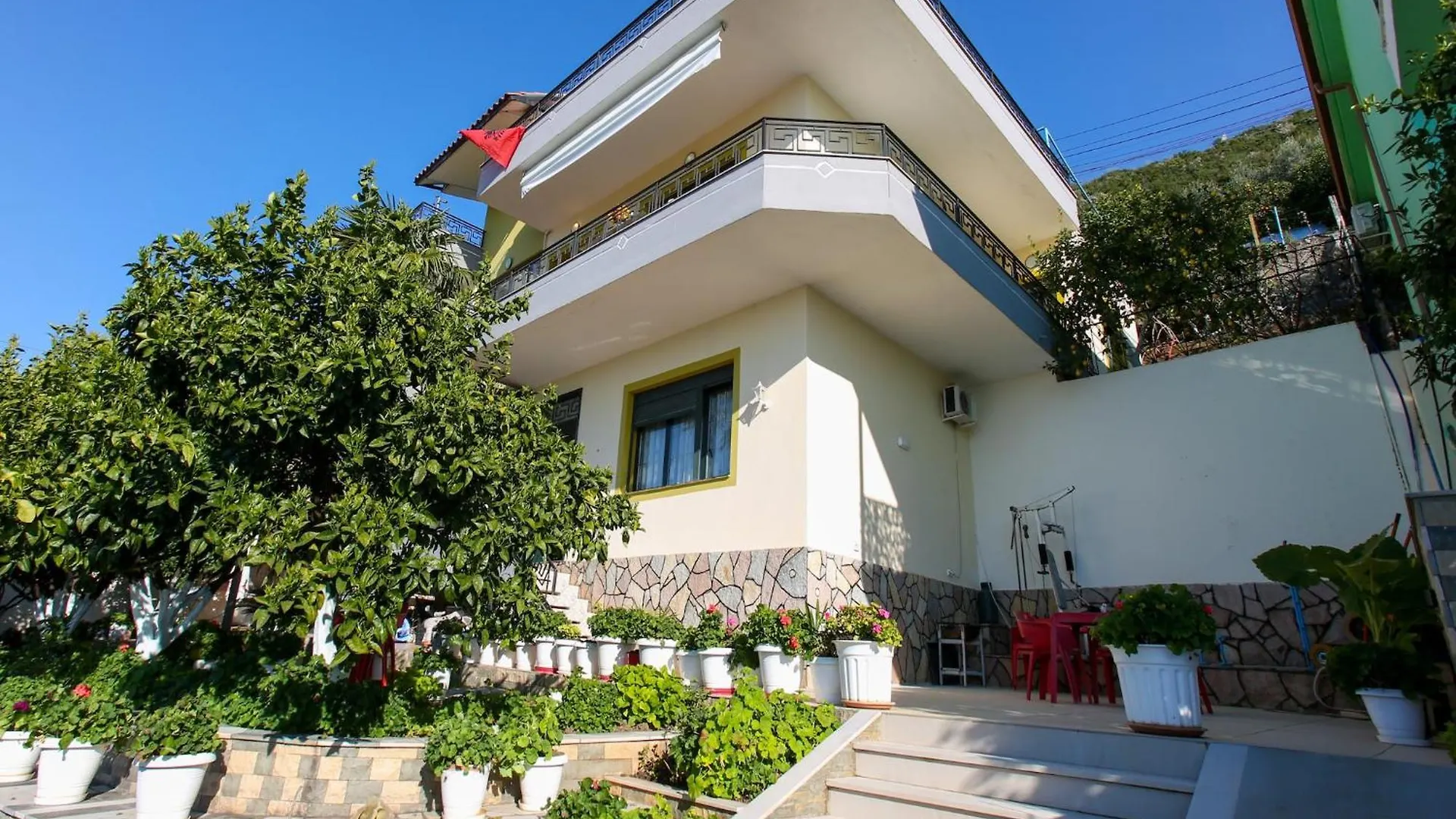 Villa With Sea View And Garden Vlorë 0*,