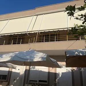 Villa Roel 1 -Apartments Near The Beach Vlore Vlorë